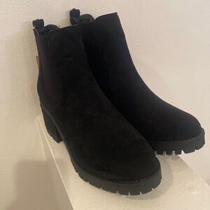 Seven7 NWOB Black boots - size 10